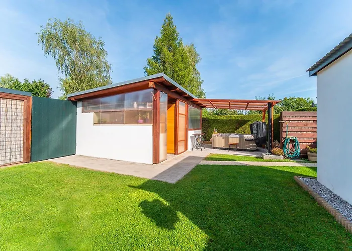 House Adonis